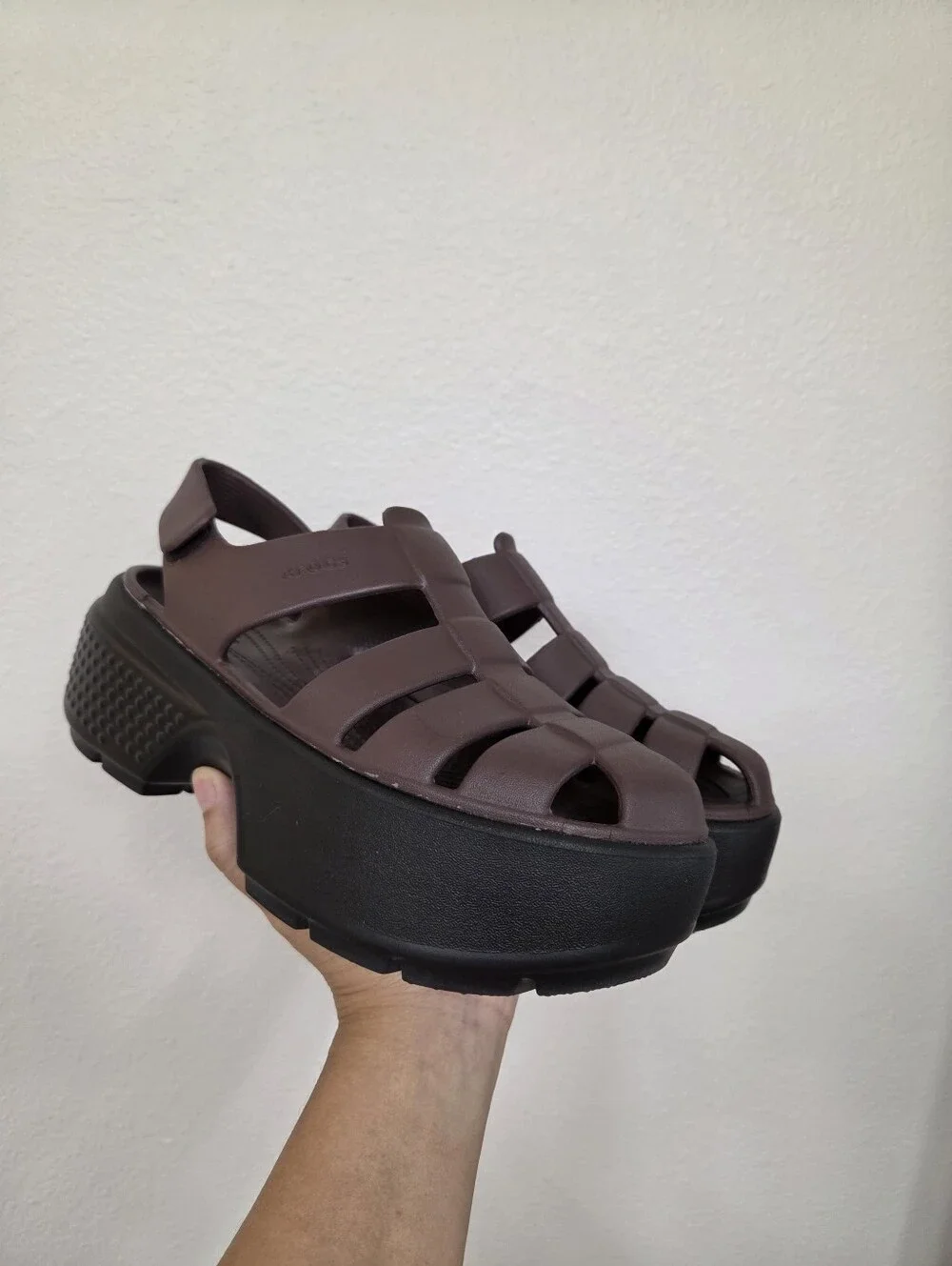 CROCS Women’s Dark Brown Platform Fisherman Sandals